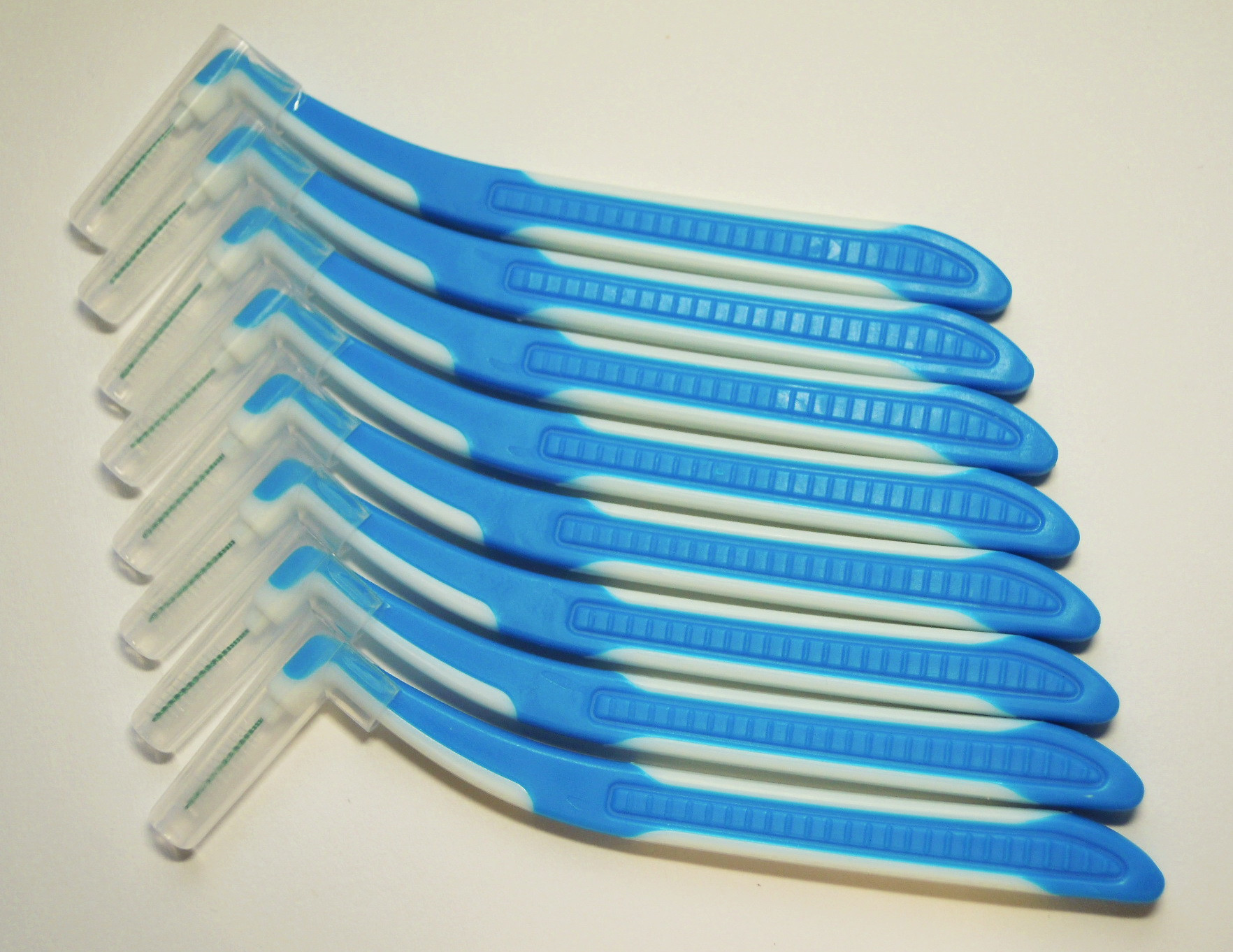 Mezizubní lomené kartáčky ML 0,6 mm zahnuté 8 ks šikmé L Mini modré, Kartáček zahnutý mezi zubní šikmý lomený tvar Spokar